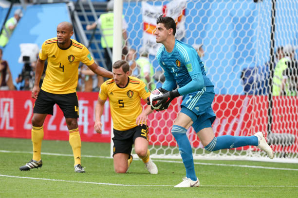 库里哽咽：我爱你一哥！你的球衣退役让我意识到我们都老了.